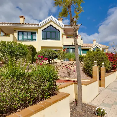 Casa vacanze Super Cosy House Next To The Golf