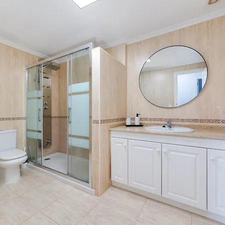 펜션 Super Cosy House Next To The Golf *