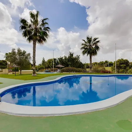 Super Cosy House Next To The Golf Holiday home Orihuela