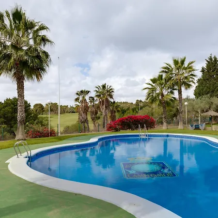 Super Cosy House Next To The Golf *