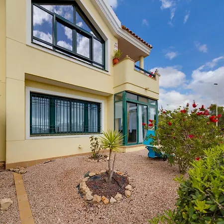 Super Cosy House Next To The Golf 펜션