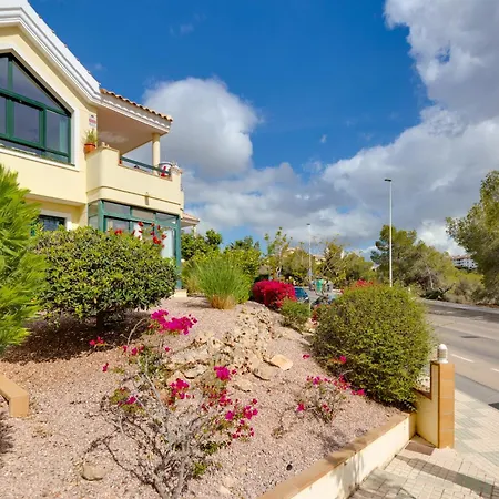 Super Cosy House Next To The Golf Orihuela