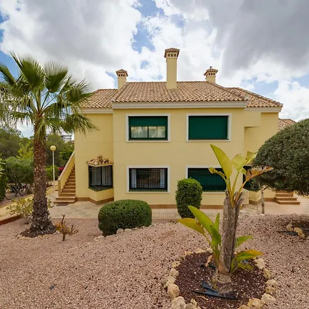 Holiday home Super Cosy House Next To The Golf