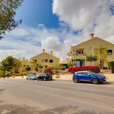 Super Cosy House Next To The Golf *